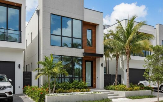 Family Townhouse Near Downtown Miami